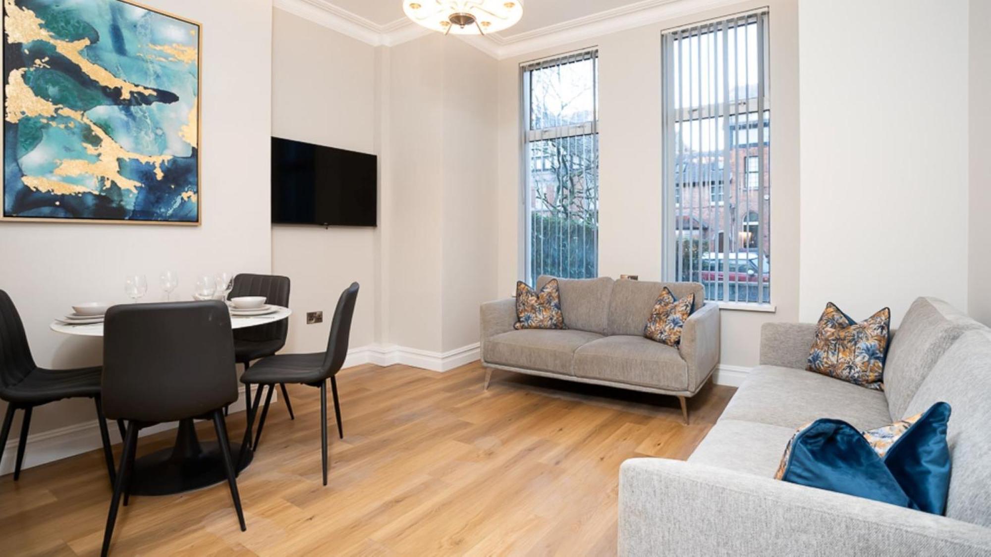 Modern 2 Bdr Apartment At Queens By Belfast City Breaks Buitenkant foto