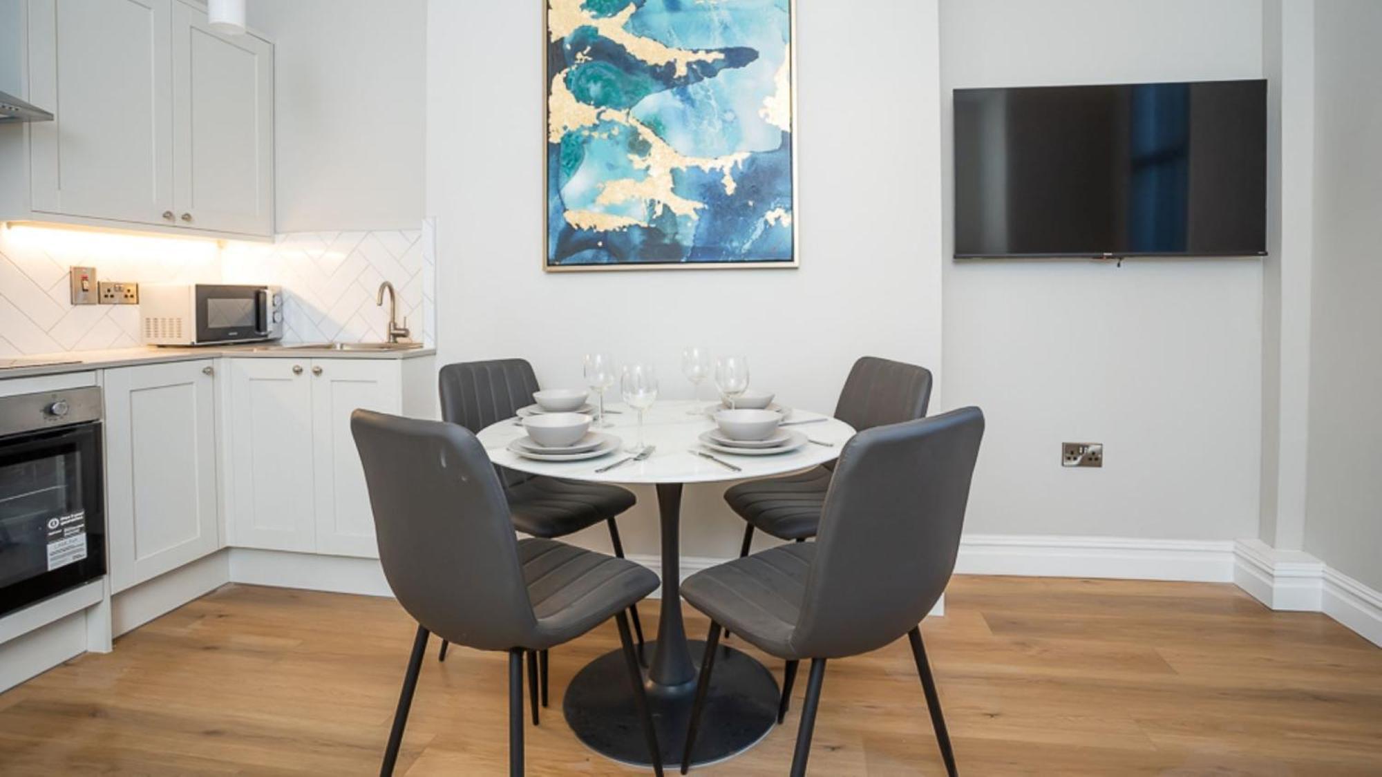 Modern 2 Bdr Apartment At Queens By Belfast City Breaks Buitenkant foto